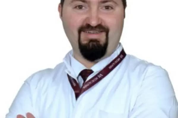 Dr. Öğr. Üyesi Halil Çelik - Diş Hekimi, Periodontoloji (Diş Eti Hastalıkları) - Periodontist - Bursa Nilüfer
