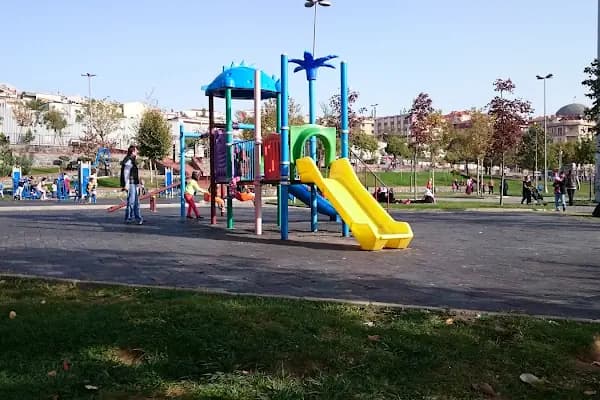 Soğanlı Cumhuriyet Mahallesi Parkı - Park - İstanbul Bahçelievler