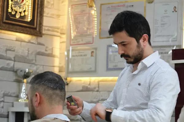 Kuaför Kadir Birol - Berber Dükkanı - İstanbul Esenler