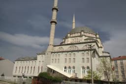 Turgut Alp Cami