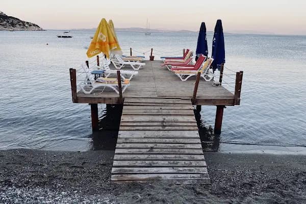 Mimoza Koyu Plajı - Kumsalda Çardak - İzmir Aliağa