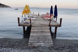 Mimoza Koyu Plajı