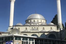 Güzelyalı Eski Camii