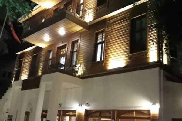 Burgazada Öğretmenevi ve Akşam Sanat Okulu - Otel - İstanbul Sultanbeyli