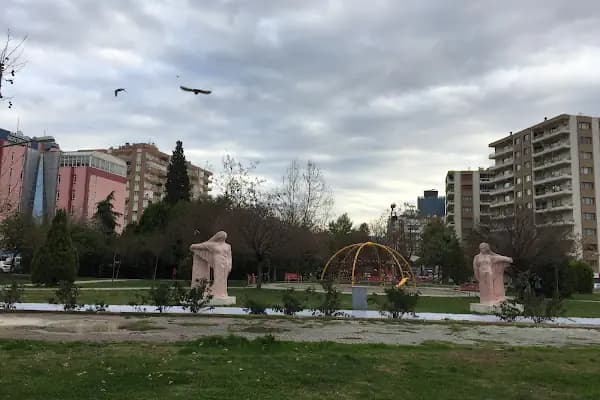 Şehit Hakan Ünal Parkı - Park - İzmir Bayraklı