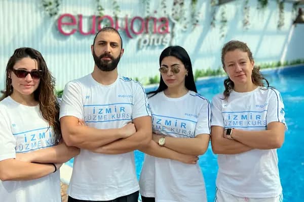 İzmir Cey Yüzme Kursu - Yüzme Eğitmeni - İzmir Balçova