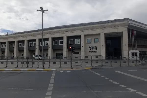 Yahya Kemal Beyatli Spor Merkezi - Spor salonu - İstanbul Küçükçekmece