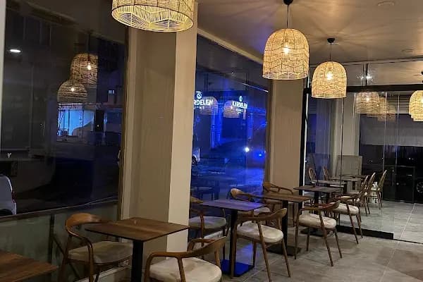 Badem Coffee Arnavutköy - Kahve dükkanı - İstanbul Arnavutköy
