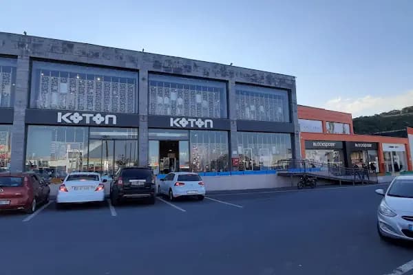 Selway Outlet - Alışveriş merkezi - İzmir Balçova