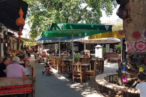 Altın Kepçe Bergama Köfte - Köfteci - İzmir Bergama