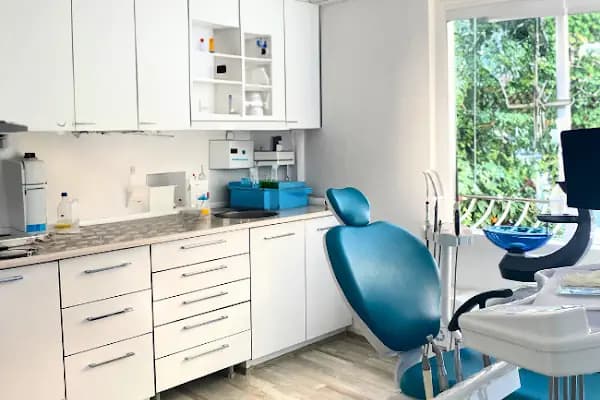 Dentist Alanya , Diş Hekimi Umut ERGÜN - Diş Kliniği - Antalya Muratpaşa