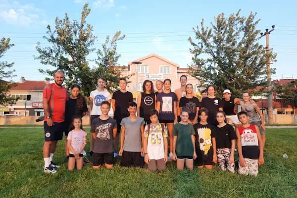 Bursa Büyükşehir Belediyesi Gençlik ve spor Hizmetleri Dairesi Başkanlığı - Yüzme havuzu - Bursa İnegöl