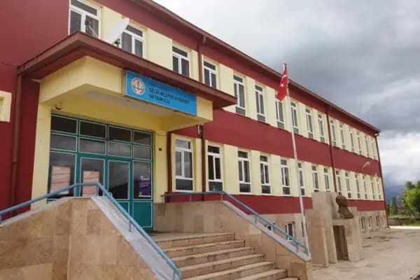 Selki Nilüfer Aydoğdu Ortaokulu - Okul - Konya Hüyük