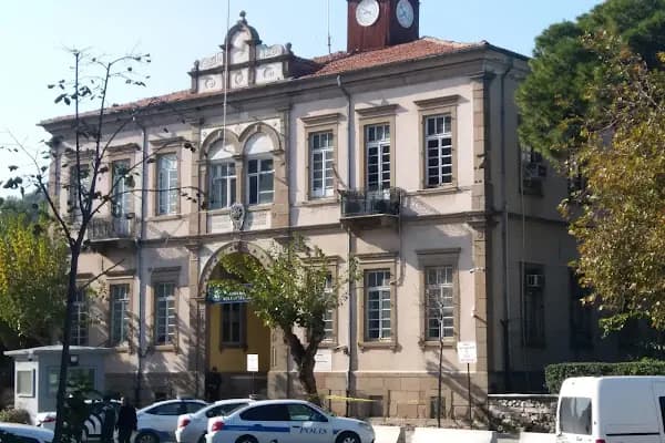 Halkbank Bergama Şubesi - Banka - İzmir Bornova
