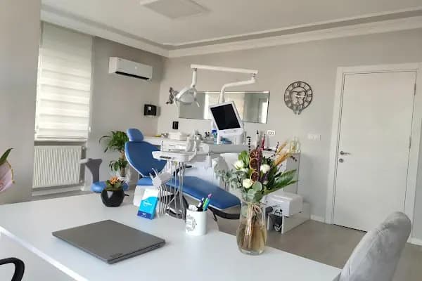 Diş Hekimi Afife Betül Anlı - Diş Hekimi - Bursa Nilüfer