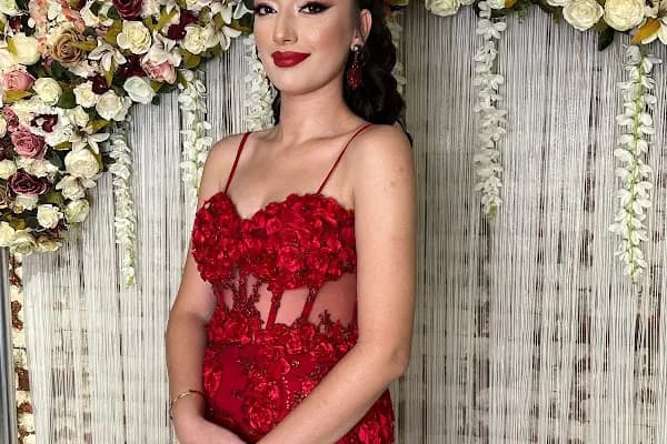 BURCU ŞANLI VIP HAİR MAKEUP STUDİO Gelin,Kına,Nişan,Söz Başı Saçı Türbanı Makyajı - Kuaför - İstanbul Bağcılar