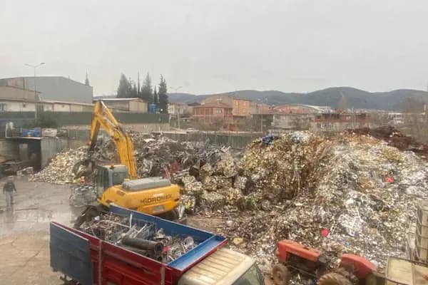 UYANIKLAR METAL GERİ DÖNÜŞÜM - Atık Yönetimi Hizmeti - Kocaeli Başiskele