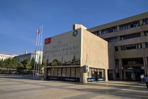 Diyarbakır Büyükşehir Belediyesi - Belediye Binası - Diyarbakır Yenişehir