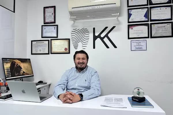 Uzman Dt. Kutay Karaca Muayenehanesi - Kozmetik Diş Hekimi - İzmir Menderes