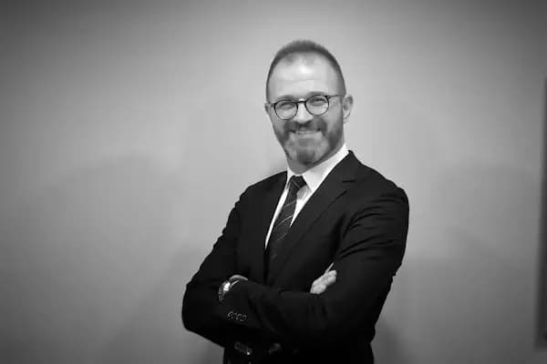 Prof. Dr. H. Gökhan DEMİRKIRAN | Skolyoz Ameliyatı | Kifoz Tedavisi | Kanal Daralması | Bel Kayması | Omurga Kırıkları | Omurga Tümörleri | Omurga Sağlığı Ankara - Doktor - Ankara Keçiören