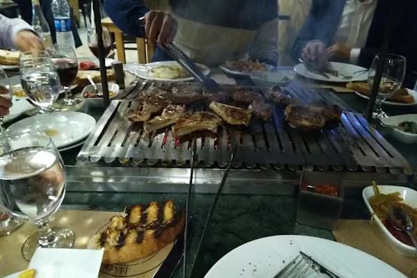 Hükümdar Sofrası Ataşehir Aile Mangalbaşı Et Lokantası - Türk restoranı - İstanbul Avcılar