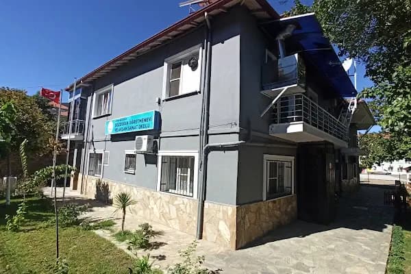 Bozdoğan Öğretmenevi ve Akşam Sanat Okulu - Öğretmen Evi - Aydın Bozdoğan