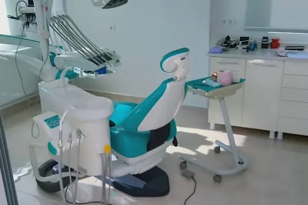 Diş Hekimi Mukadder Sonay ÖZOĞUL - Diş Hekimi - İzmir Gaziemir