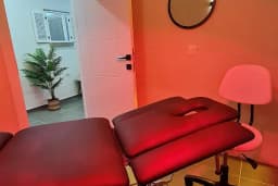 Prof. Dr. Baha Çelik - Fiziksel Tıp ve Rehabilitasyon Uzmanı & Akupunkturist