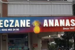 Ananas Eczanesi