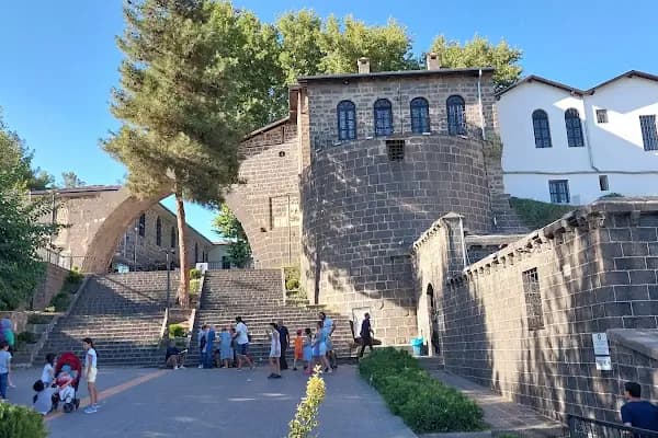 Dağ Kapı - Tarihi Yer - Diyarbakır Sur