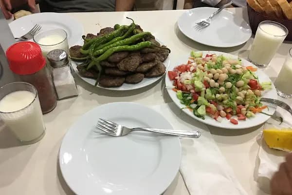 Komaroğlu Köfte Salonu - Köfteci - Trabzon Akçaabat