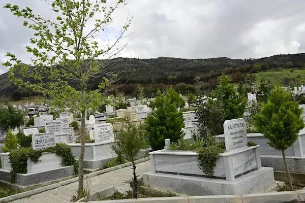 Dogancay Yeni Mezarligi - Park - İzmir Bayraklı