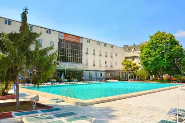 Florya Park Havuz - Açık Yüzme Havuzu - İstanbul Fatih