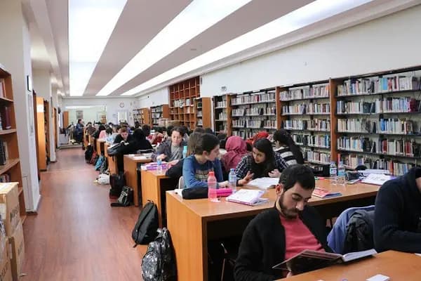 Avcılar İlçe Halk Kütüphanesi - Halk Kütüphanesi - İstanbul Bakırköy