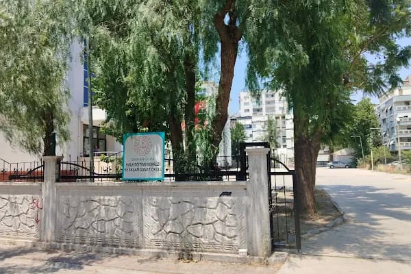 Karşıyaka Halk Eğitimi Merkezi ve Akşam Sanat Okulu - Eğitim Kurumu - İzmir Karşıyaka