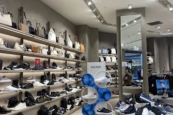 Derimod - İstinyePark İzmir - Deri ürünleri mağazası - İzmir Balçova