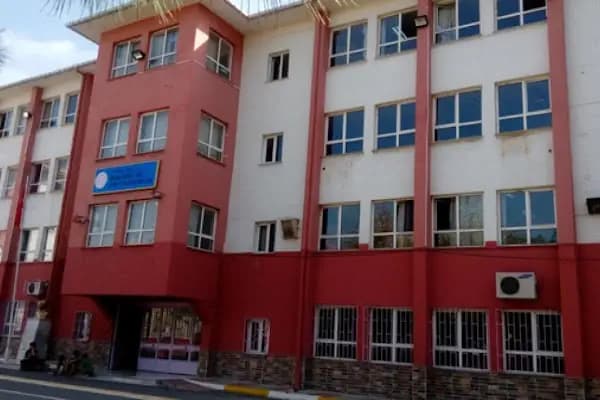 Bağcılar Mahir İz Ortaokulu - Okul - İstanbul Esenler