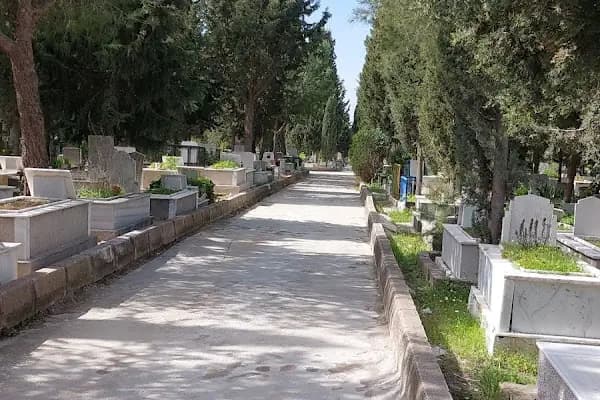 Hacılarkırı Mezarlığı - Mezarlık - İzmir Beydağ