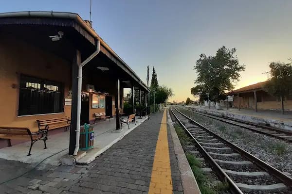 Tren istasyonu - Ulaşım Hizmeti - Aydın Kuşadası
