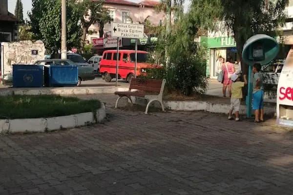 T.C. Dokuz Eylül Üniversitesi Buca Eğitim Fakültesi Yerleşkesi - Devlet Üniversitesi - İzmir Buca