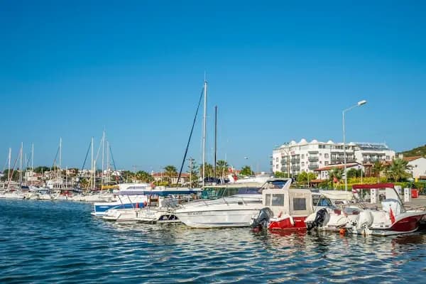 Dalyan Yat Limanı - Marina - İzmir Çeşme