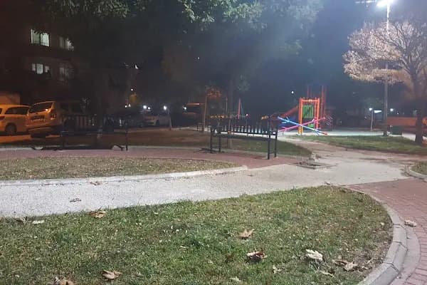 Çocuk Parki Ve Yeşil Alan - Park - İzmir Bornova