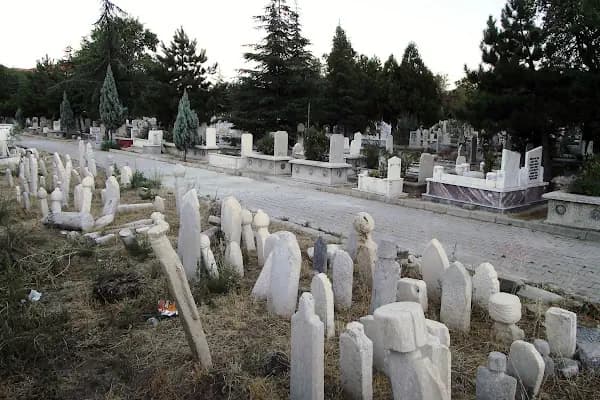 Akşehir İlçe Mezarlık - Mezarlık - Konya Akşehir