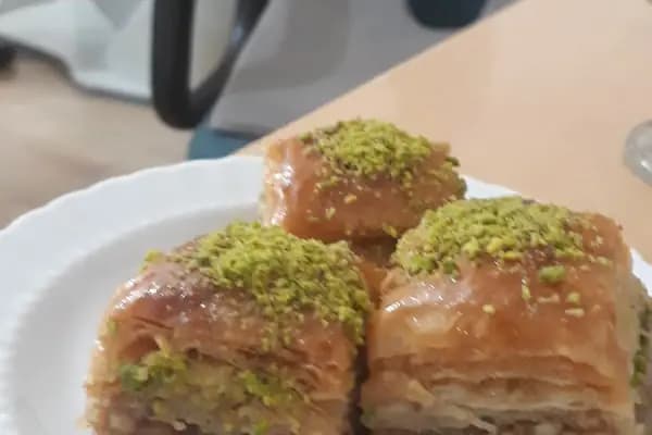 Diş Hekimi Adnan Akkaya - Diş Hekimi - Denizli Merkezefendi