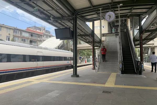 Bostancı - Tren İstasyonu - İstanbul Arnavutköy