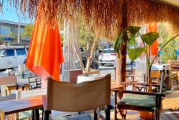 Queen Beach&amp;Pub