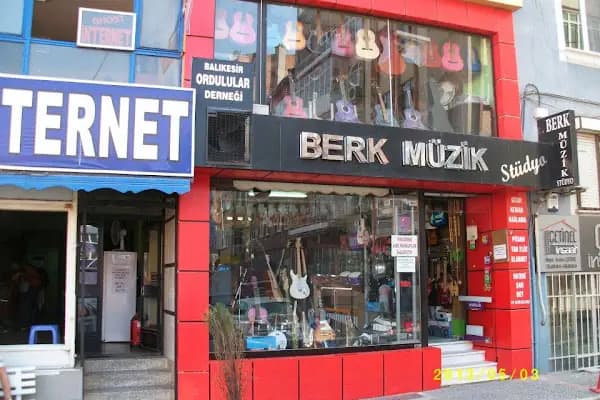 Berk Müzik Altıeylül Merkez - Müzik aletleri mağazası - Balıkesir Karesi