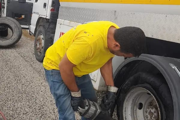 Konlastik Oto Mobil Lastik 7/24 Yol Yardım - Lastik Tamircisi - Konya Altınekin