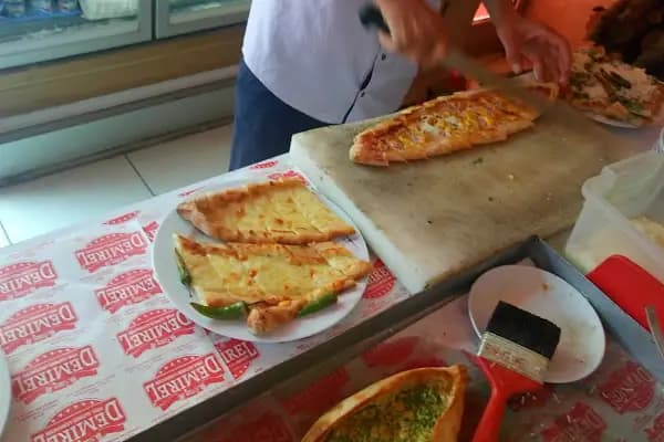 Topçu Ekmek Fırını - Fırın - İzmir Bergama