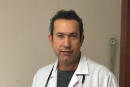 Prof. Dr. Muammer Karadeniz Endokrinoloji ve Metabolizma Hastalıkları Uzmanı